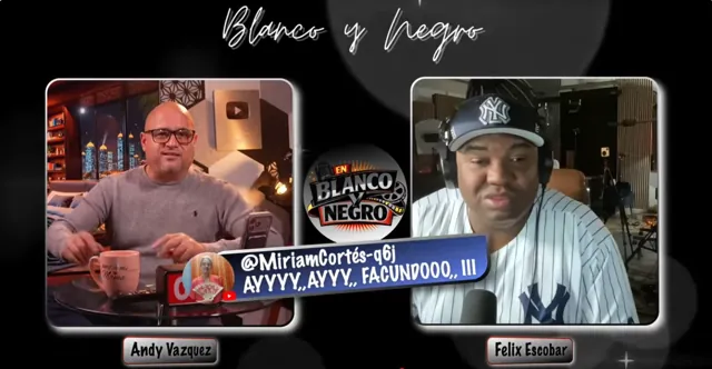 Show En Blanco y Negro con Andy Vázquez y Felix Escobar, con un comentario del chat en pantalla